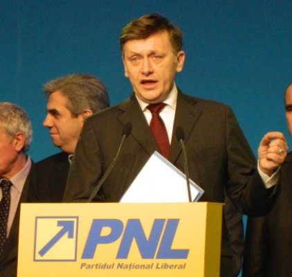 Antonescu e sincer: are ceva mai puţină încredere în Ponta